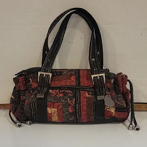 DONNA‎ SHARP QUILTED HANDBAG